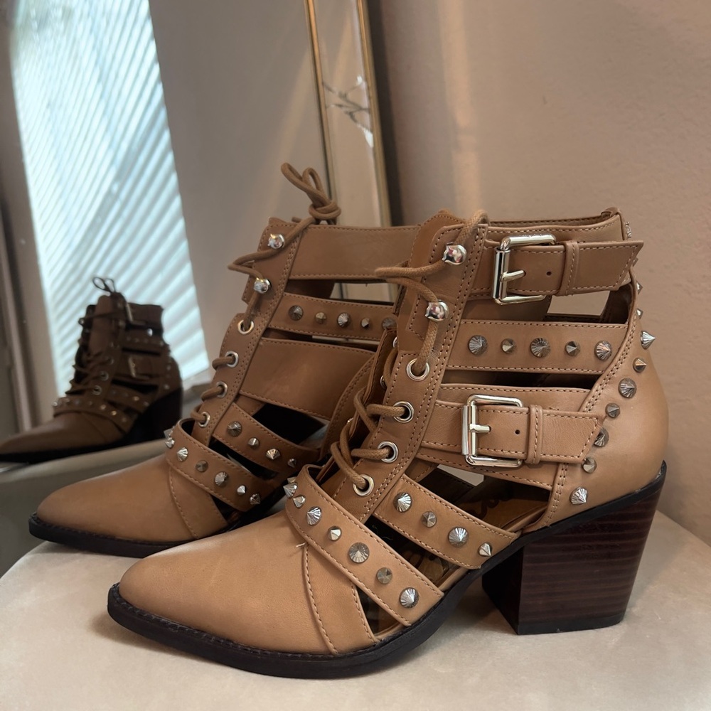 Sam Edelman Elana/Camel/Tan Pointed/LaceUp/Western Booties